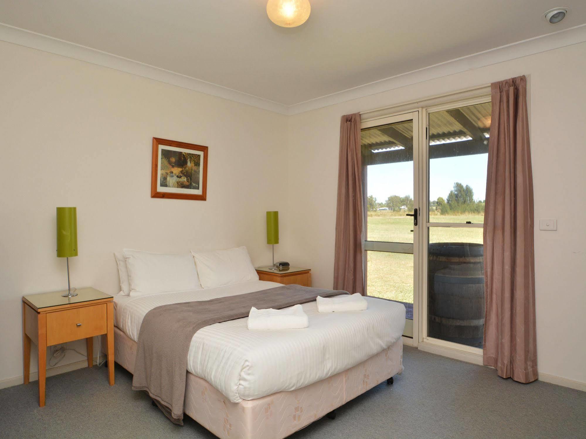 Madigan Wine Country Cottages Ловдейл Екстериор снимка