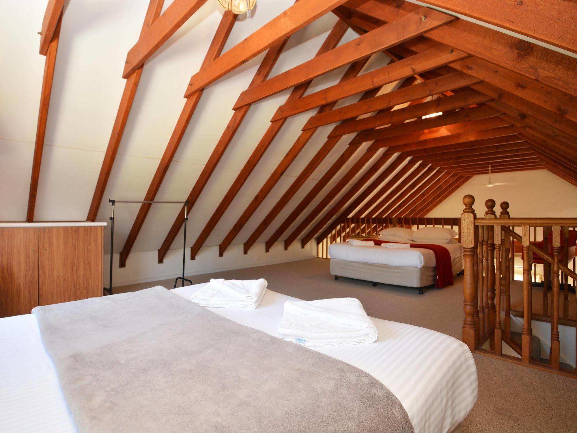 Madigan Wine Country Cottages Ловдейл Екстериор снимка